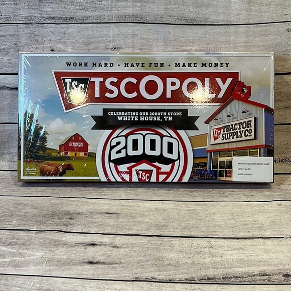 NIB Tractor‎ Supply Monopoly - Picture 1 of 3